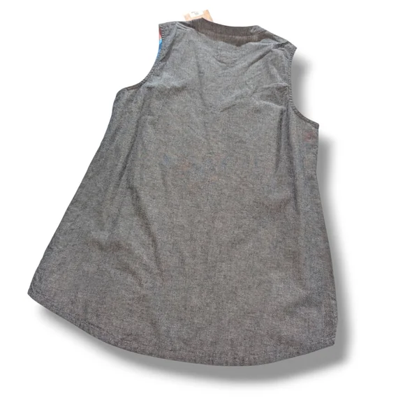 NWT WOMEN'S FIELD & STREAM SLEEVELESS MEDIUM SL CHAMBRAY TOP - Picture 2 of 13